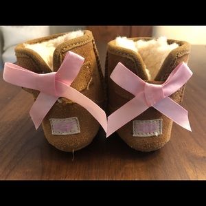 UGG Jesse Bow II Suede Bootie, Infant size 2/3